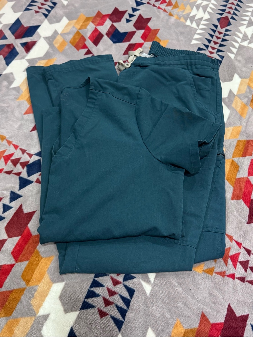 Figs Women's Pacific Blue Scrub Set